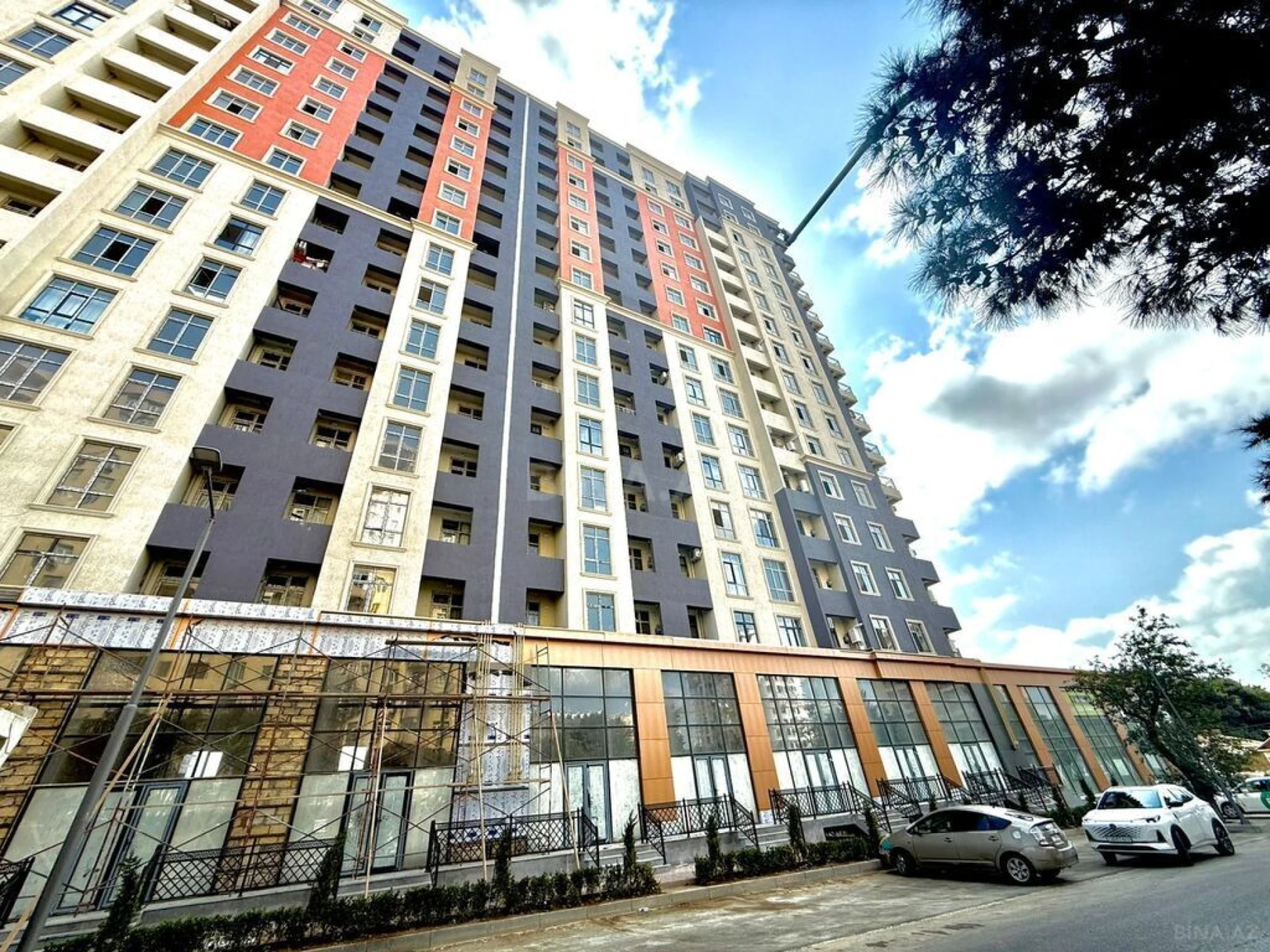 Satılır 3 otaqlı mənzil 77 m²