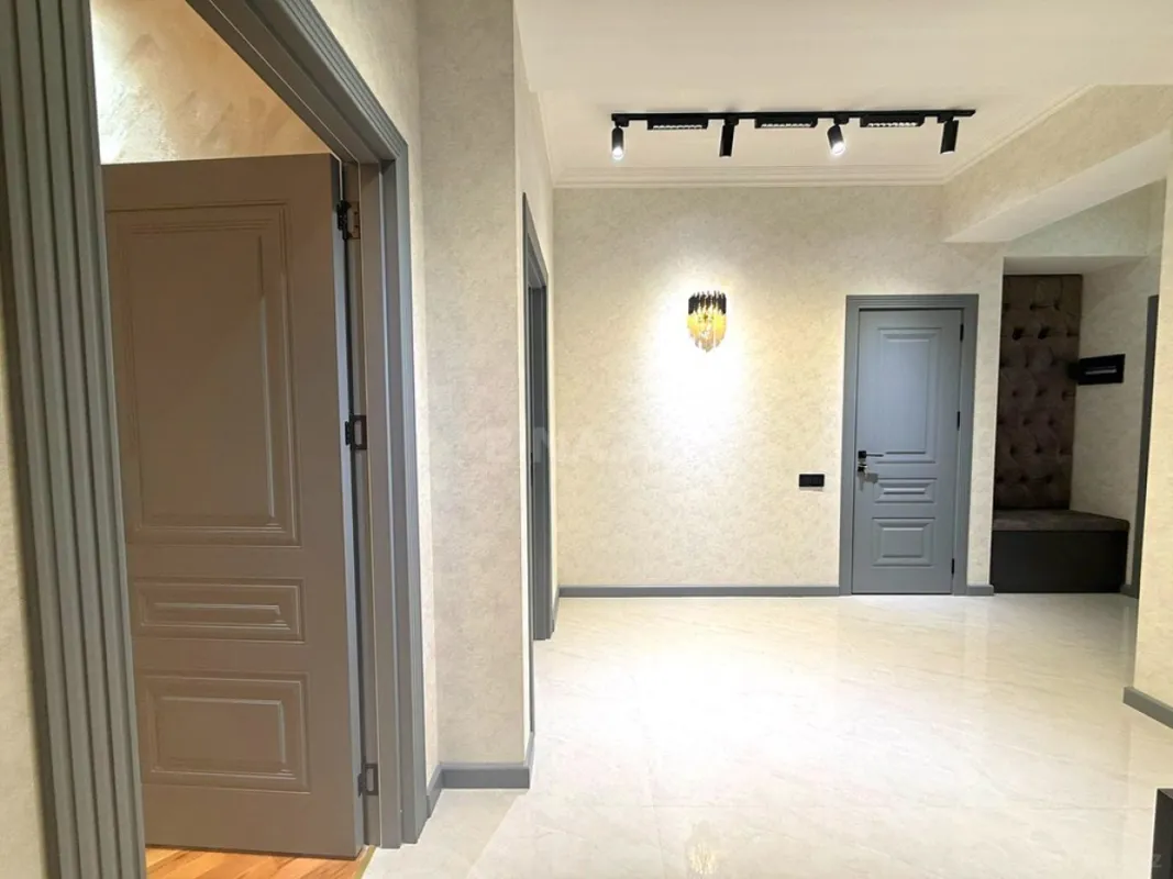 Satılır 3 otaqlı mənzil 77 m²