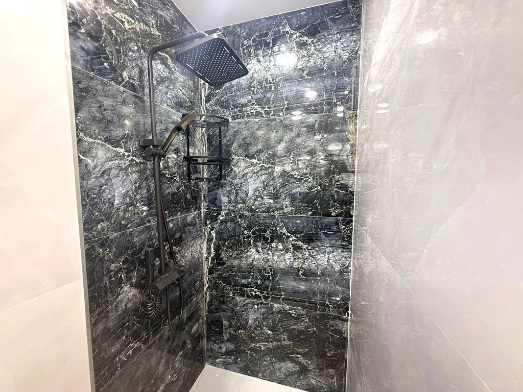 Satılır 3 otaqlı mənzil 77 m²