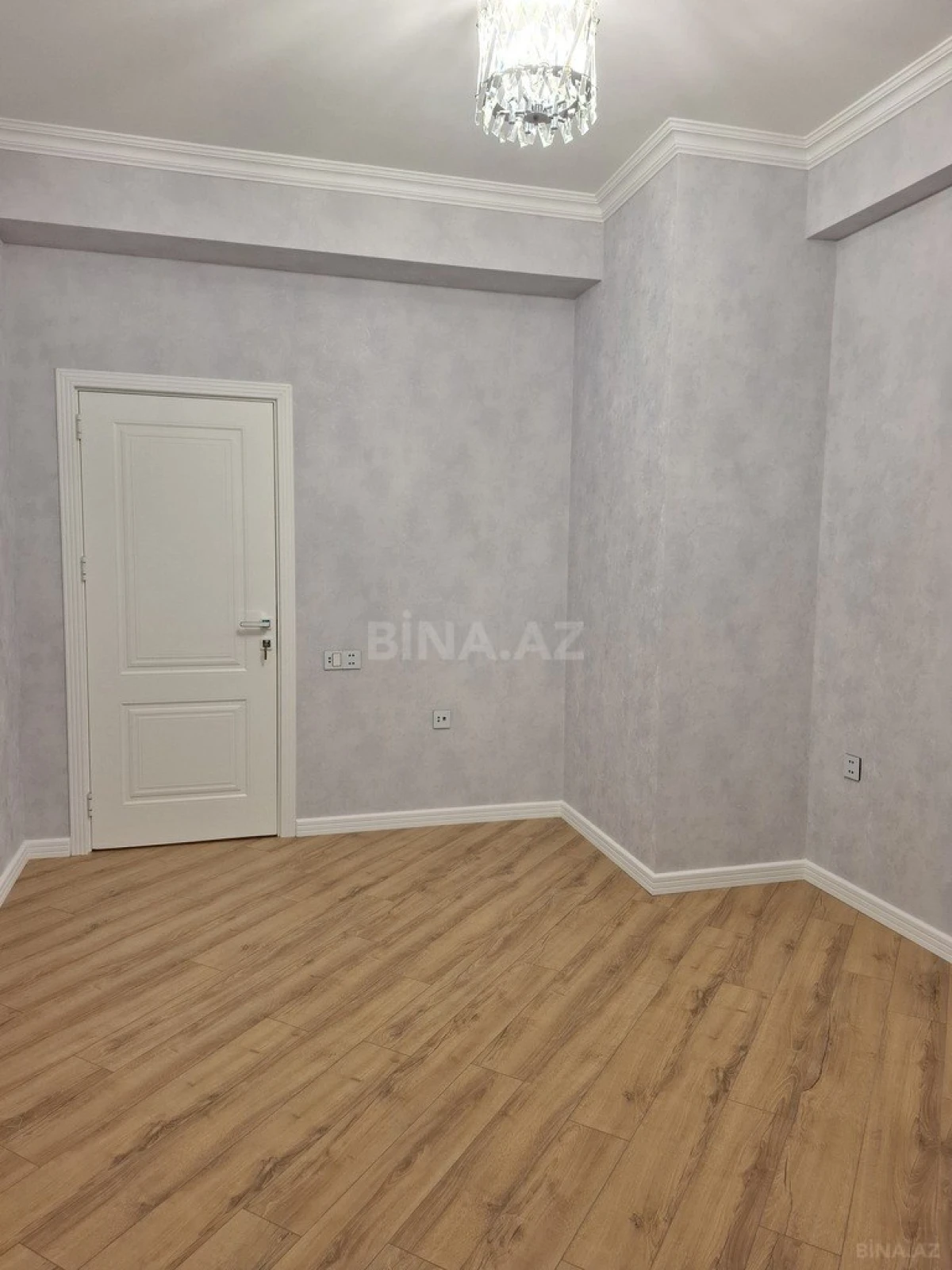 Satılır 3 otaqlı mənzil 95 m²