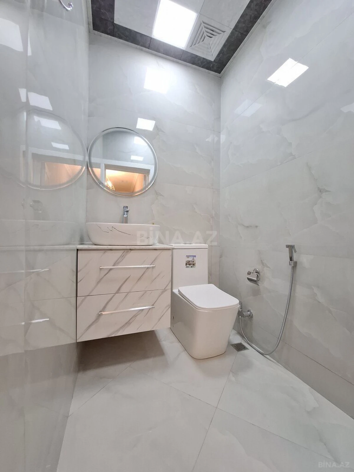Satılır 3 otaqlı mənzil 95 m²