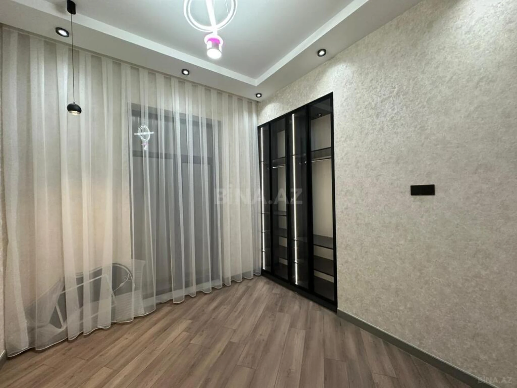 Satılır 4 otaqlı həyət evi 180 m²