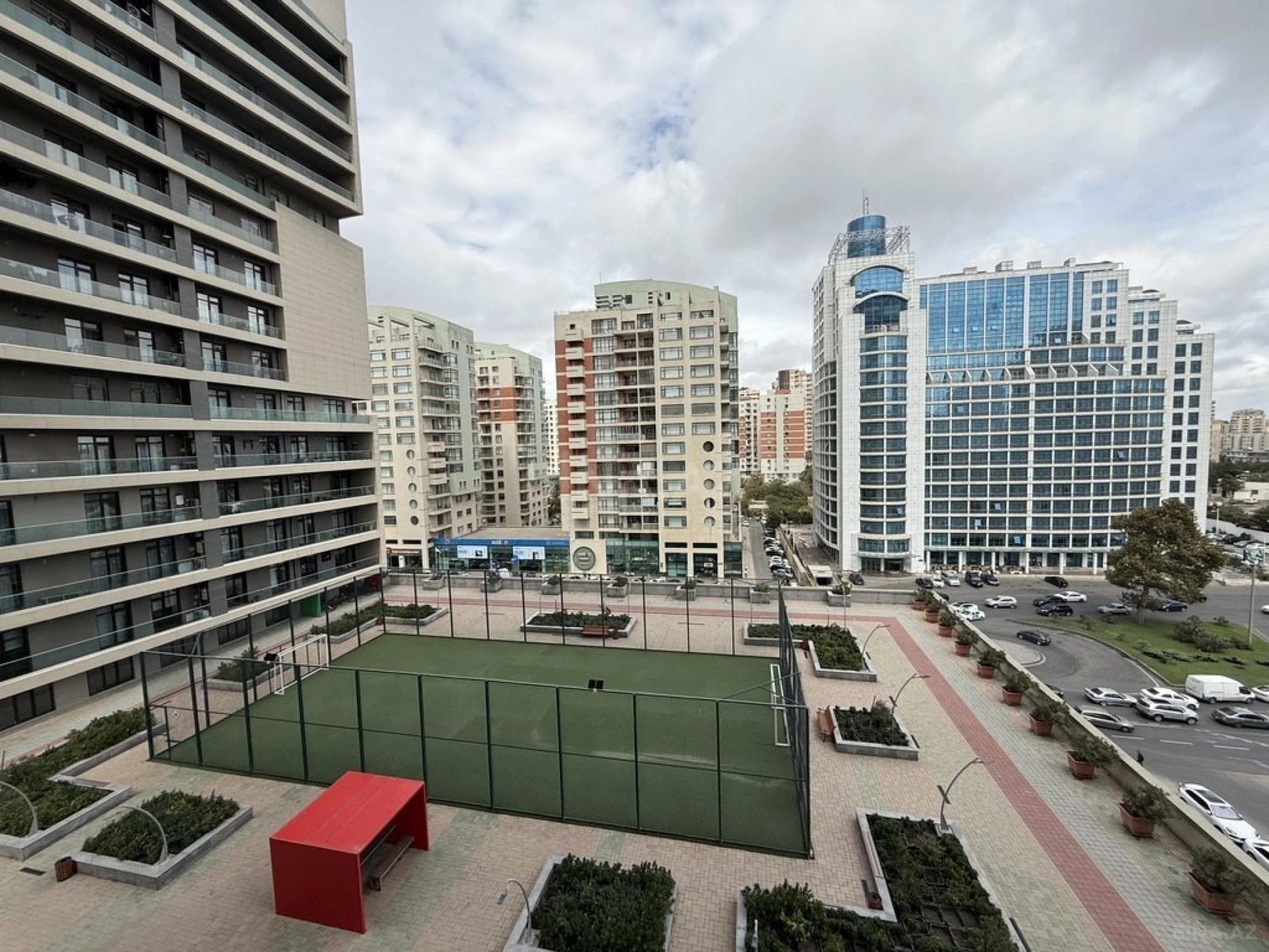 Satılır 3 otaqlı mənzil 100 m²