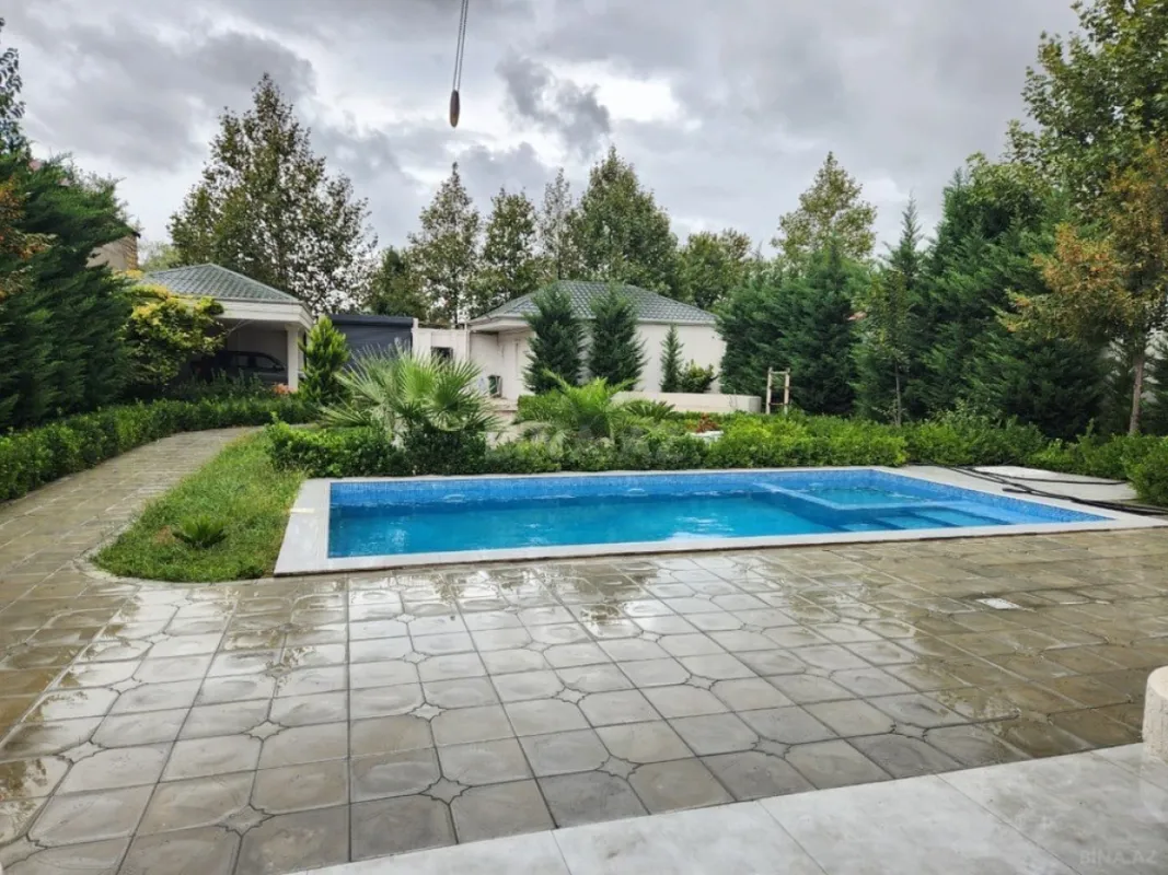 Kirayə verilir 5 otaqlı həyət evi 240 m²