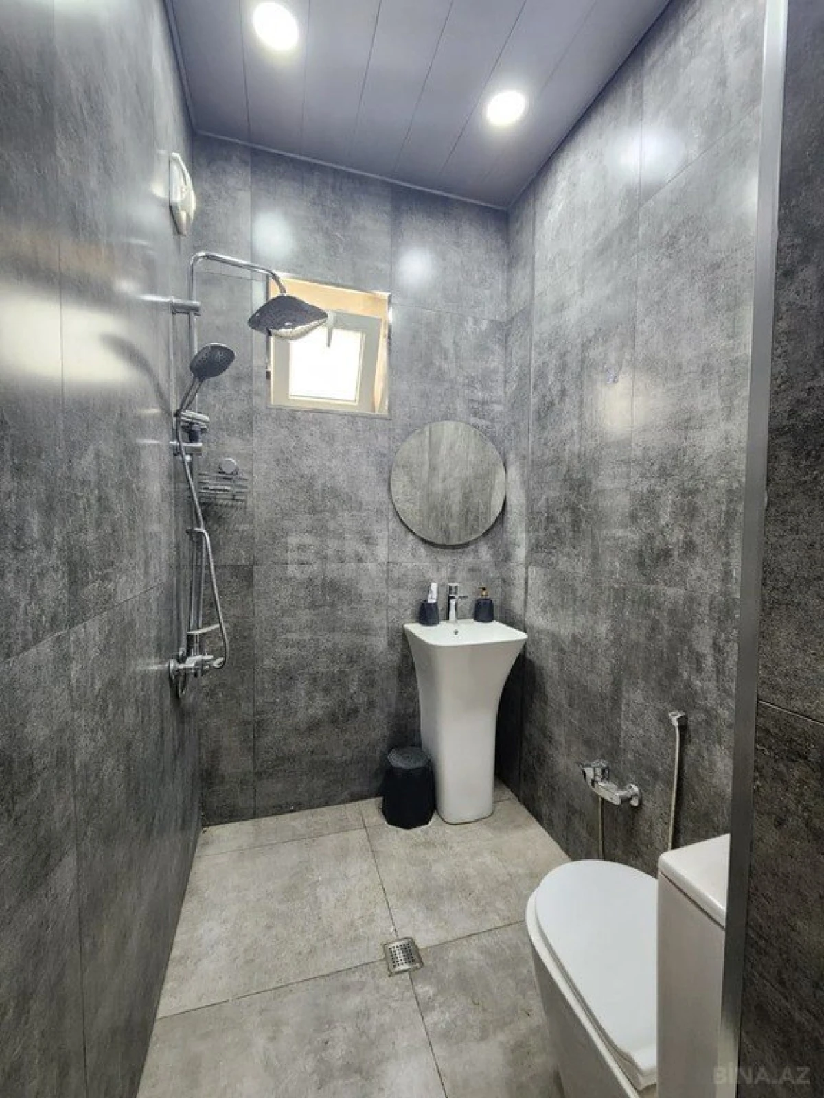 Kirayə verilir 5 otaqlı həyət evi 240 m²