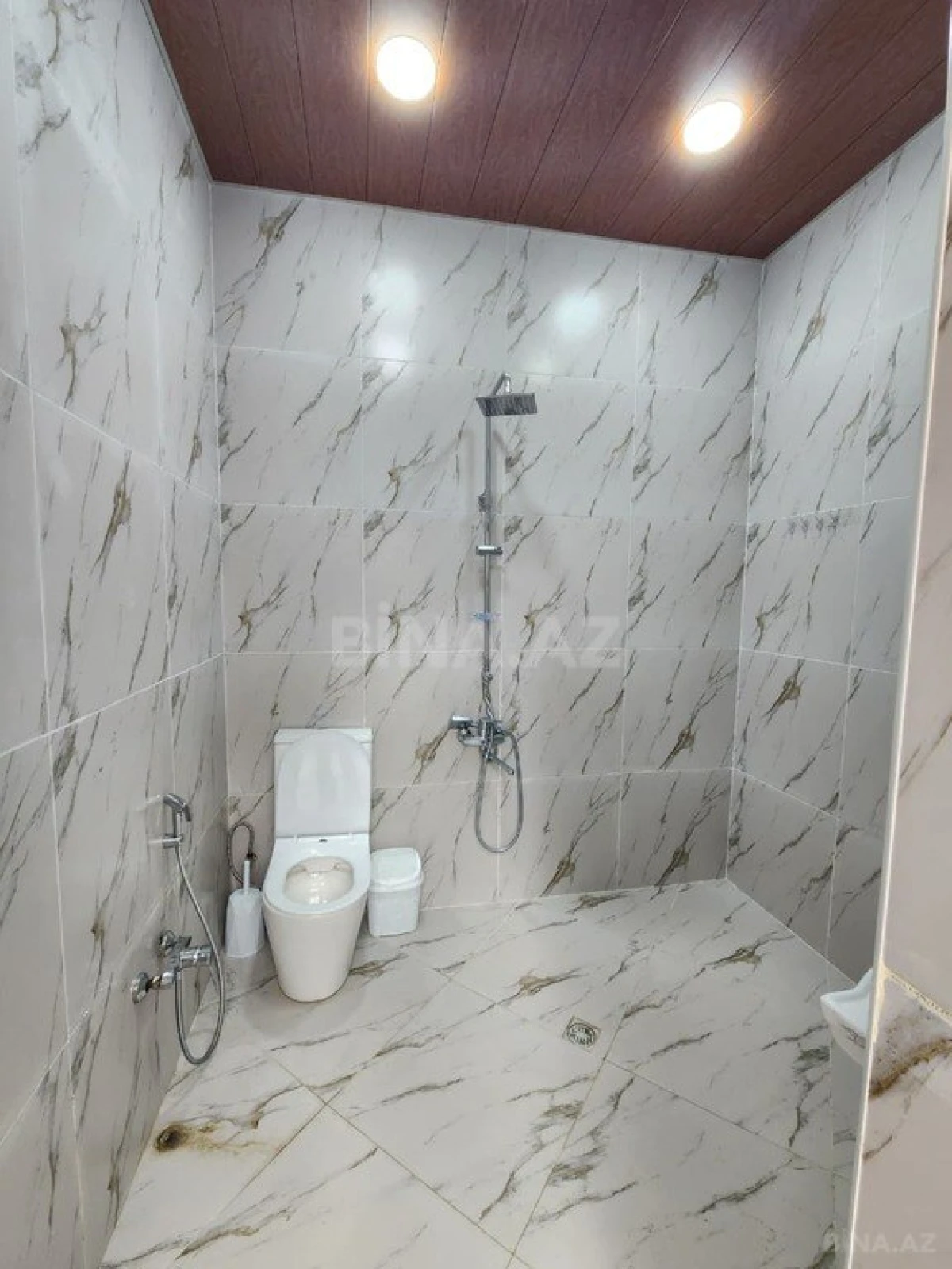 Kirayə verilir 5 otaqlı həyət evi 240 m²