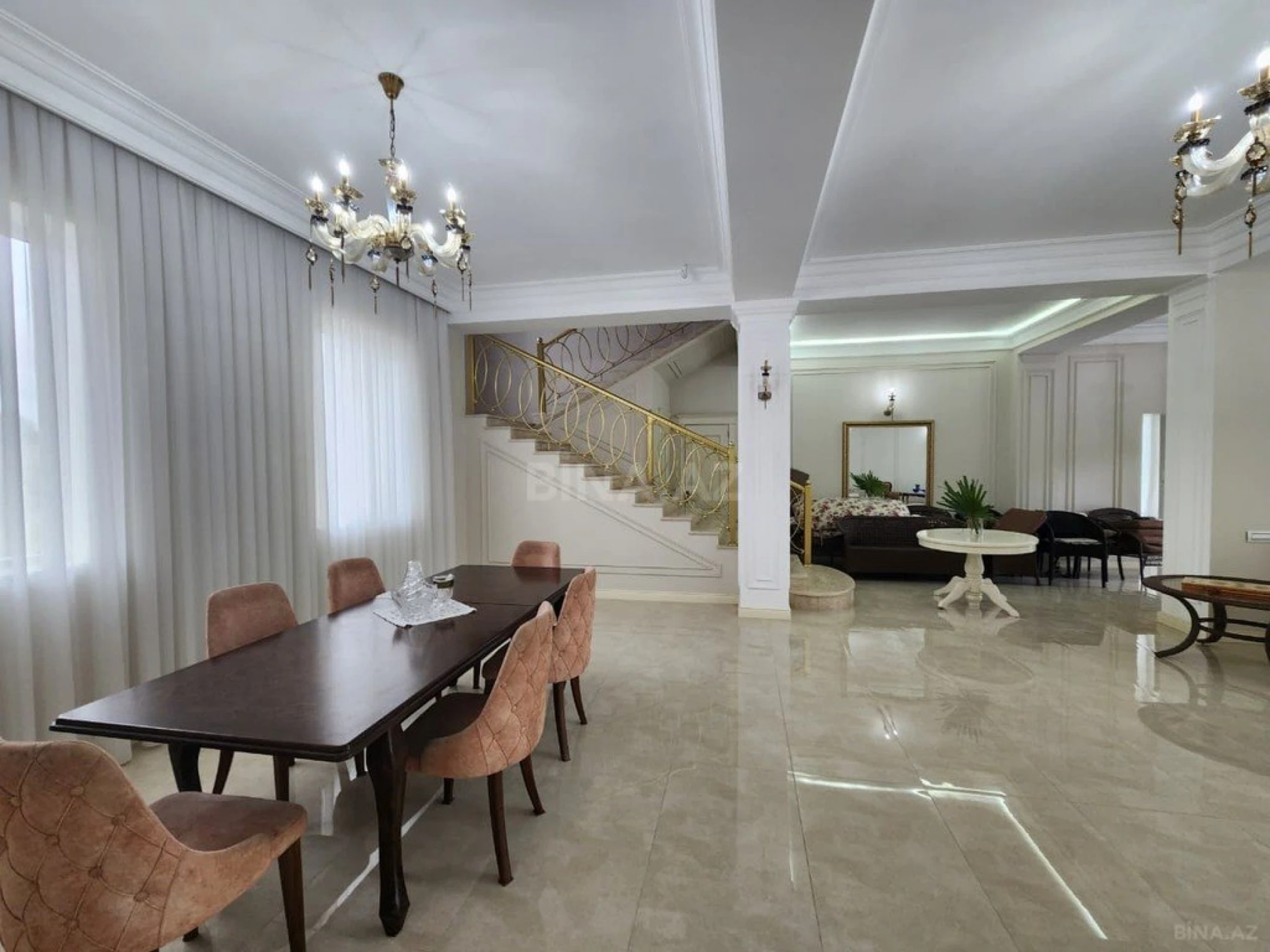 Kirayə verilir 5 otaqlı həyət evi 240 m²