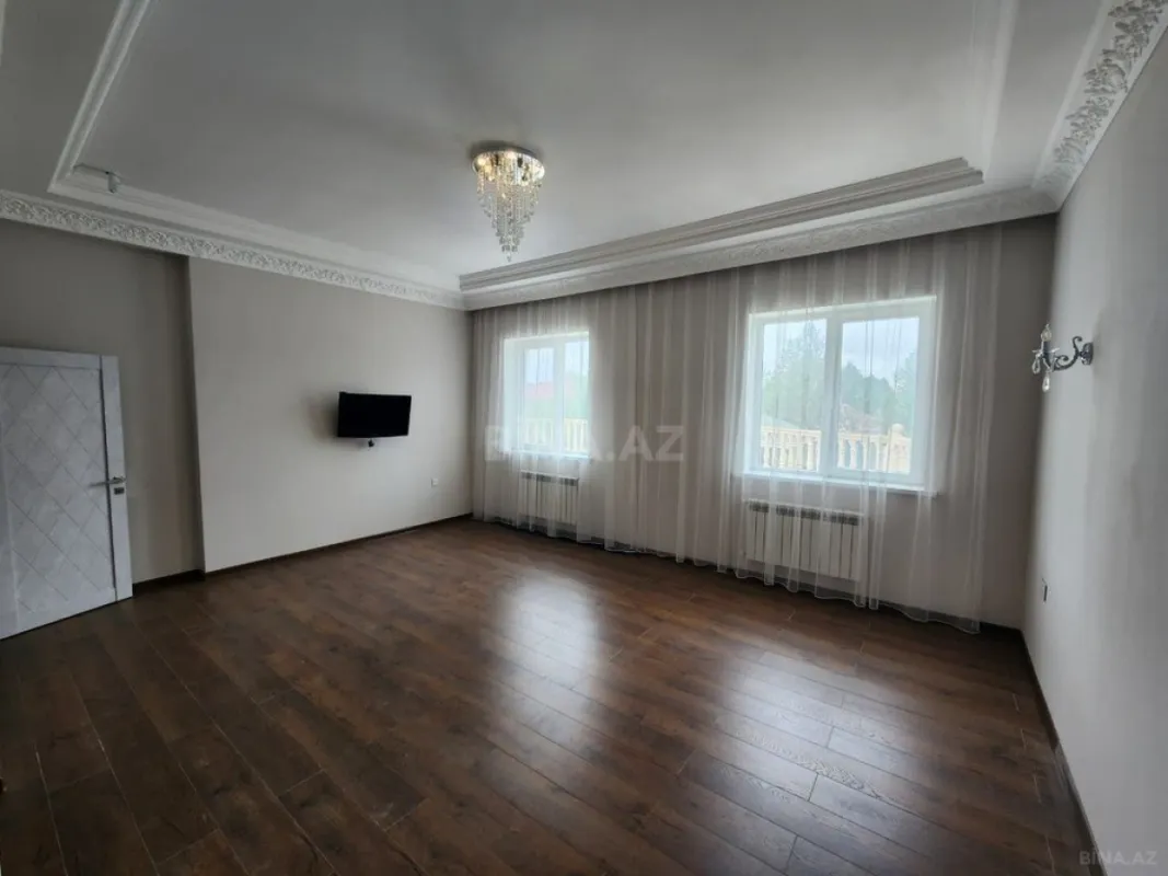 Kirayə verilir 5 otaqlı həyət evi 240 m²
