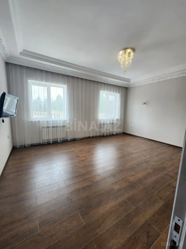 Kirayə verilir 5 otaqlı həyət evi 240 m²