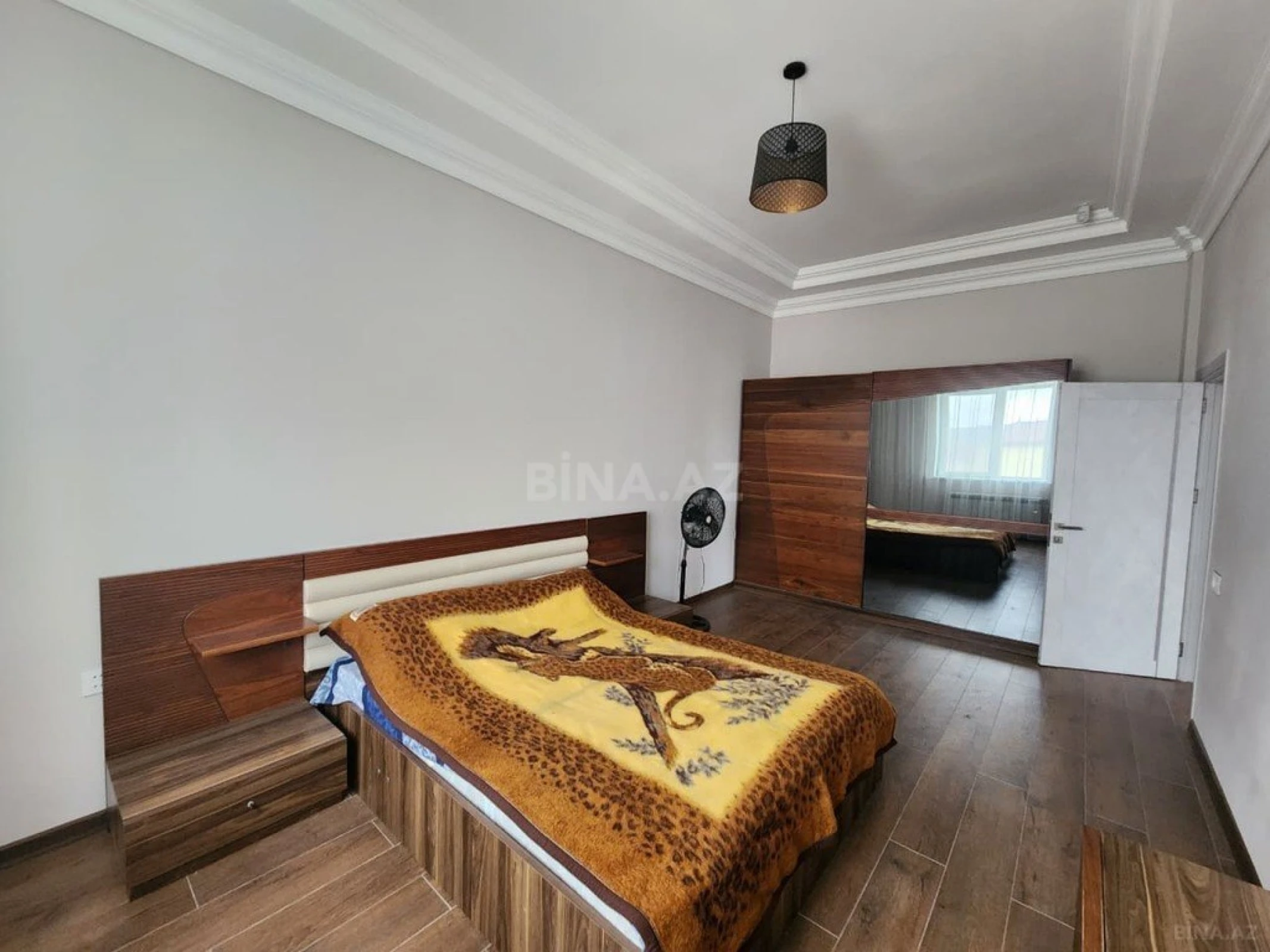 Kirayə verilir 5 otaqlı həyət evi 240 m²