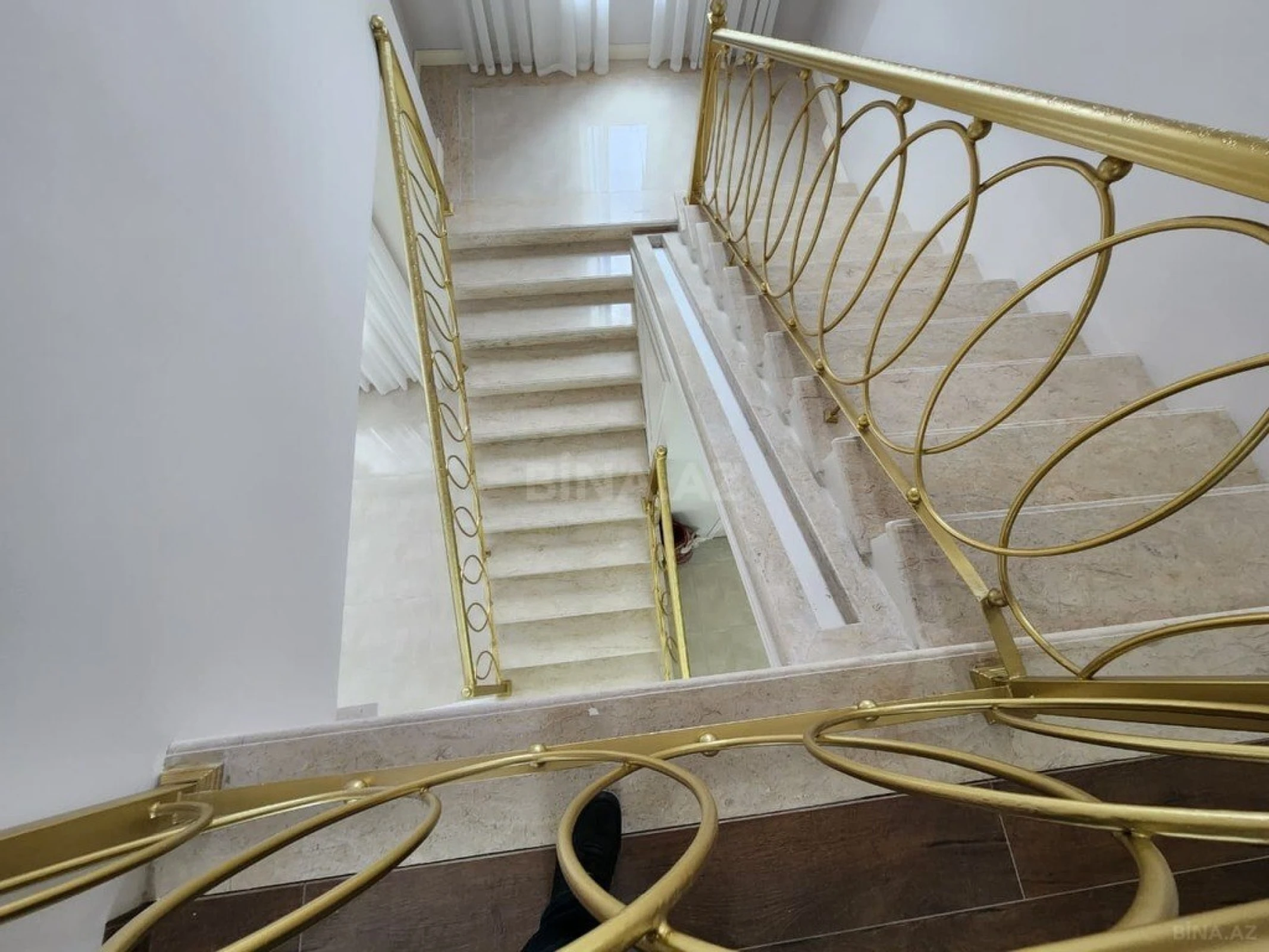 Kirayə verilir 5 otaqlı həyət evi 240 m²