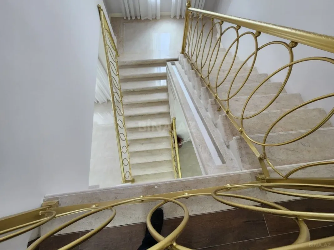 Kirayə verilir 5 otaqlı həyət evi 240 m²