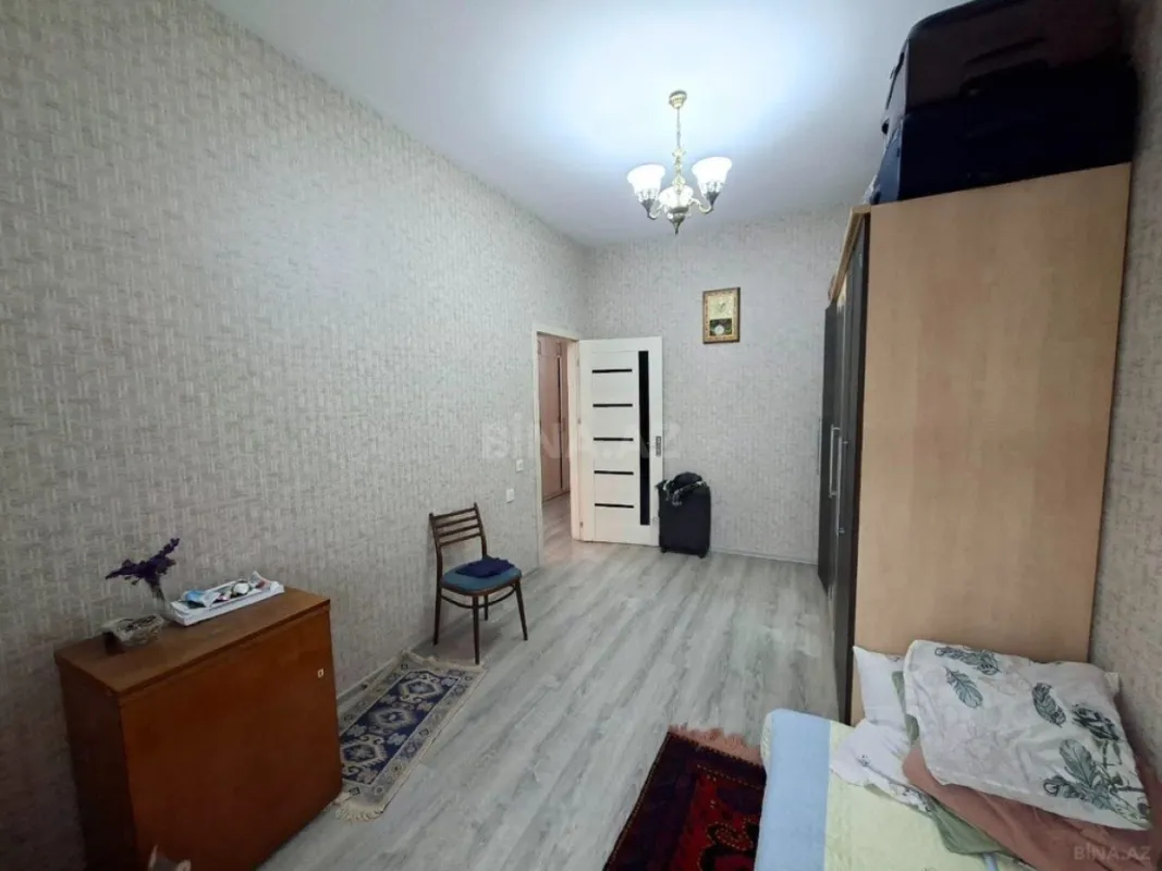 Satılır 3 otaqlı mənzil 98 m²