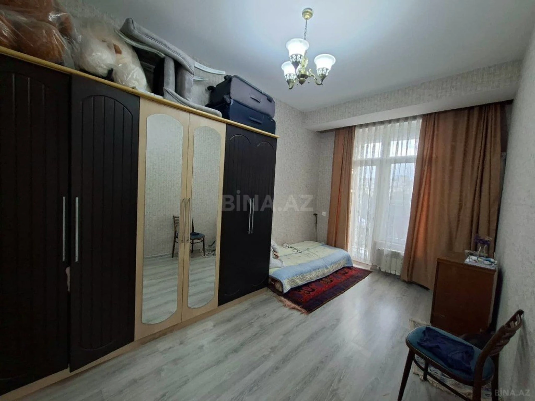 Satılır 3 otaqlı mənzil 98 m²