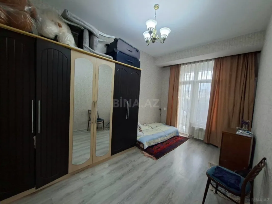 Satılır 3 otaqlı mənzil 98 m²