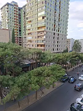 Satılır 3 otaqlı mənzil 98 m²
