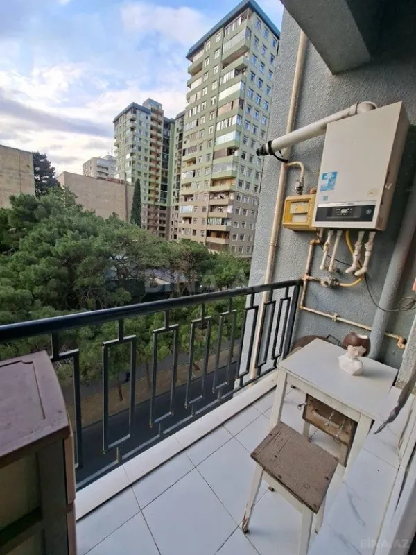 Satılır 3 otaqlı mənzil 98 m²