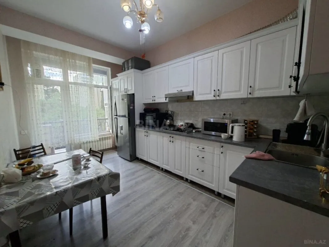 Satılır 3 otaqlı mənzil 98 m²