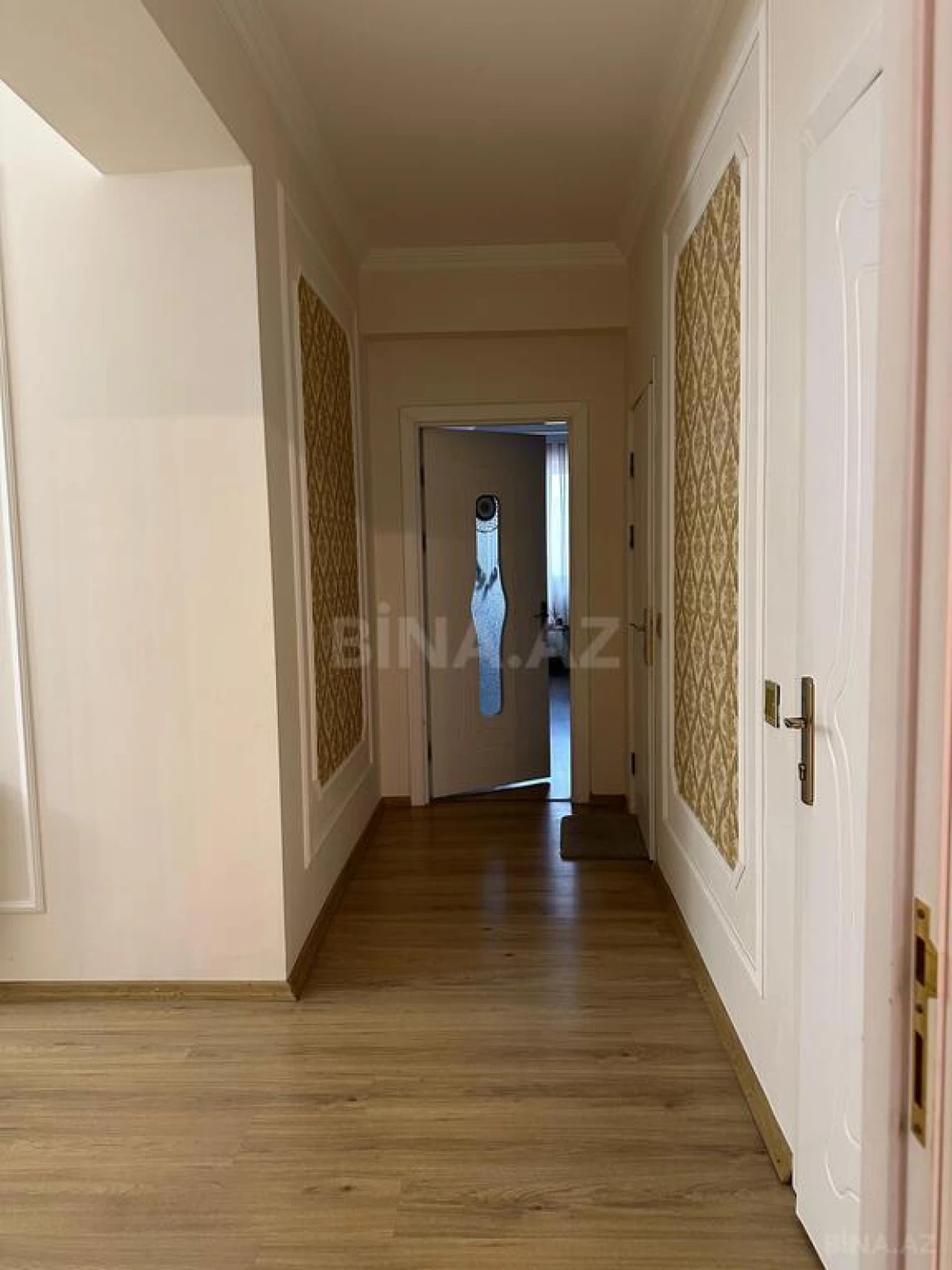 Satılır 3 otaqlı mənzil 120 m²