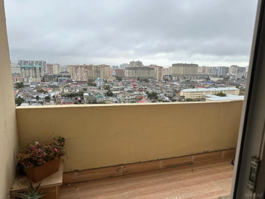 Satılır 3 otaqlı mənzil 120 m²