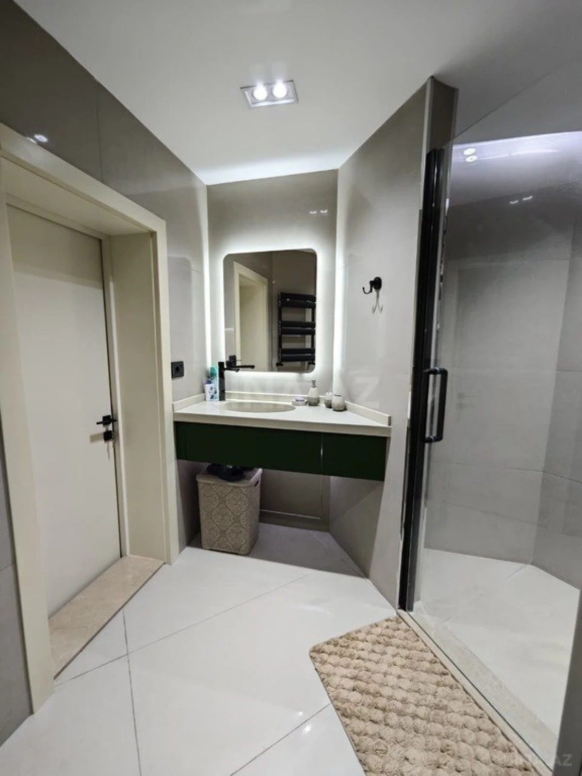 Kirayə verilir 2 otaqlı mənzil 88 m²