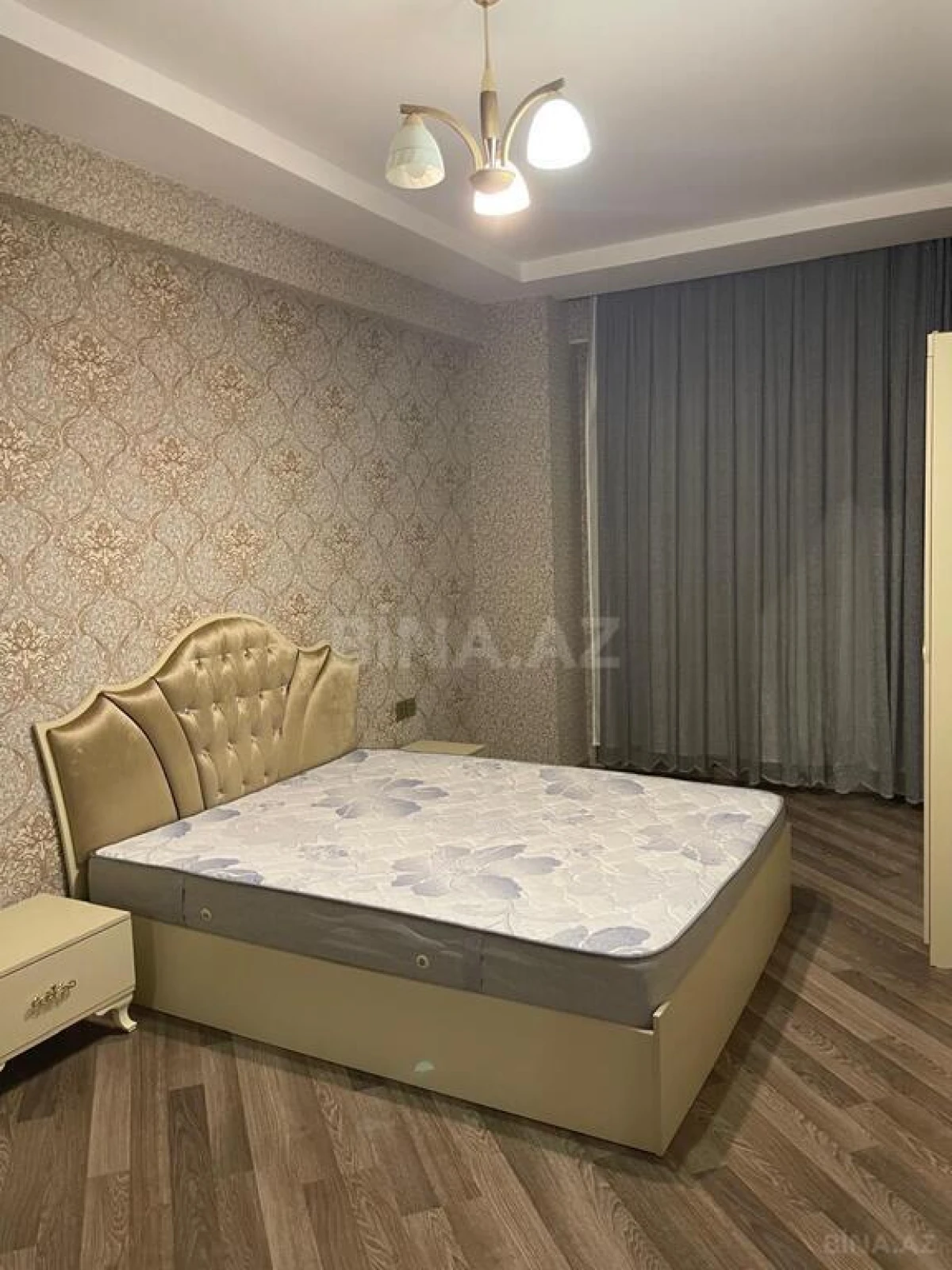 Satılır 2 otaqlı mənzil 100 m²