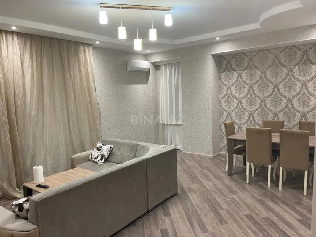 Satılır 2 otaqlı mənzil 100 m²
