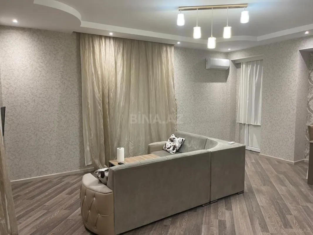 Satılır 2 otaqlı mənzil 100 m²