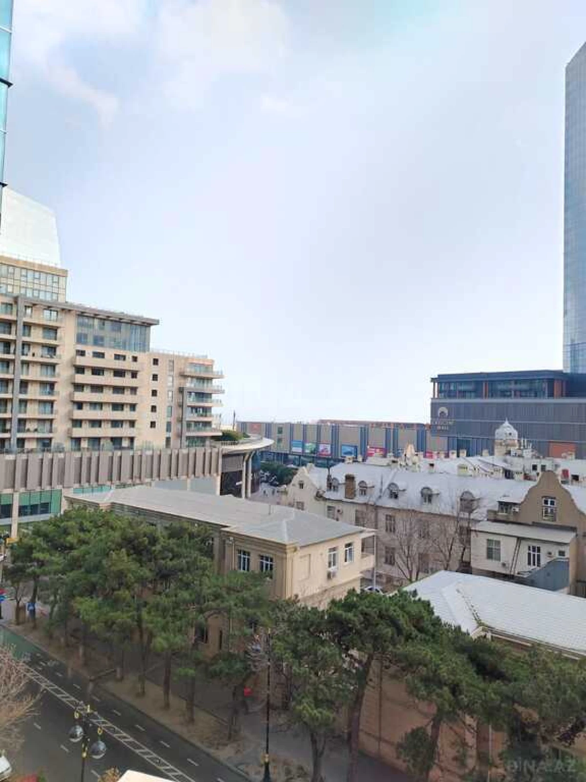 Satılır 3 otaqlı mənzil 102 m²