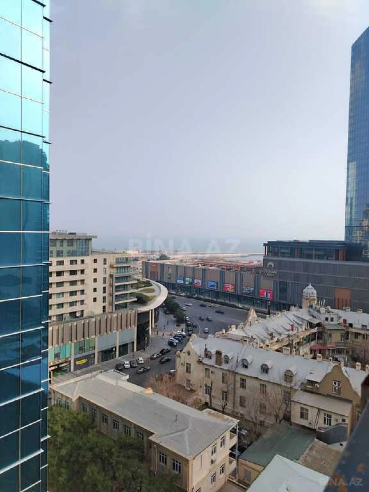 Satılır 3 otaqlı mənzil 102 m²