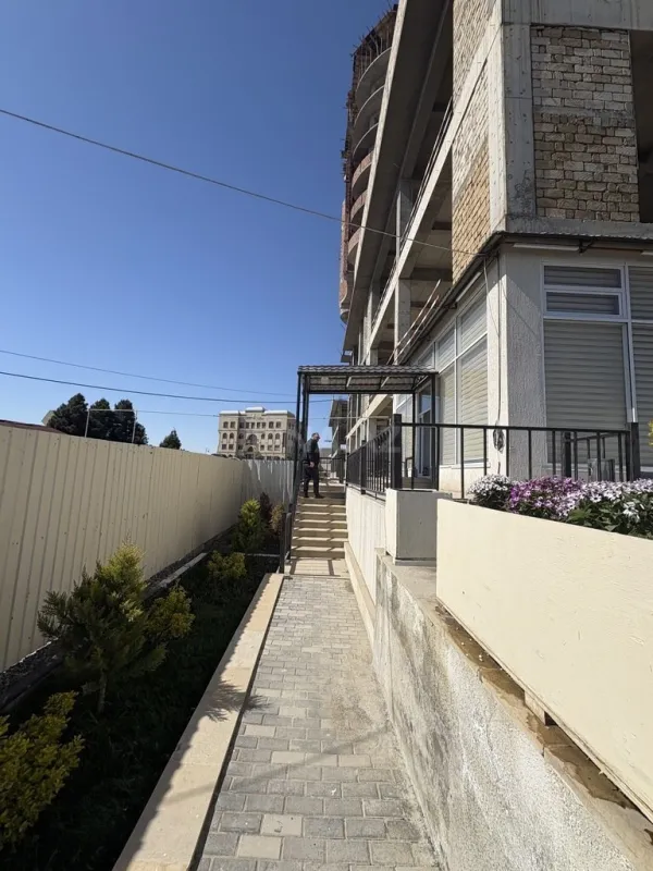 Satılır 2 otaqlı mənzil 77.5 m²