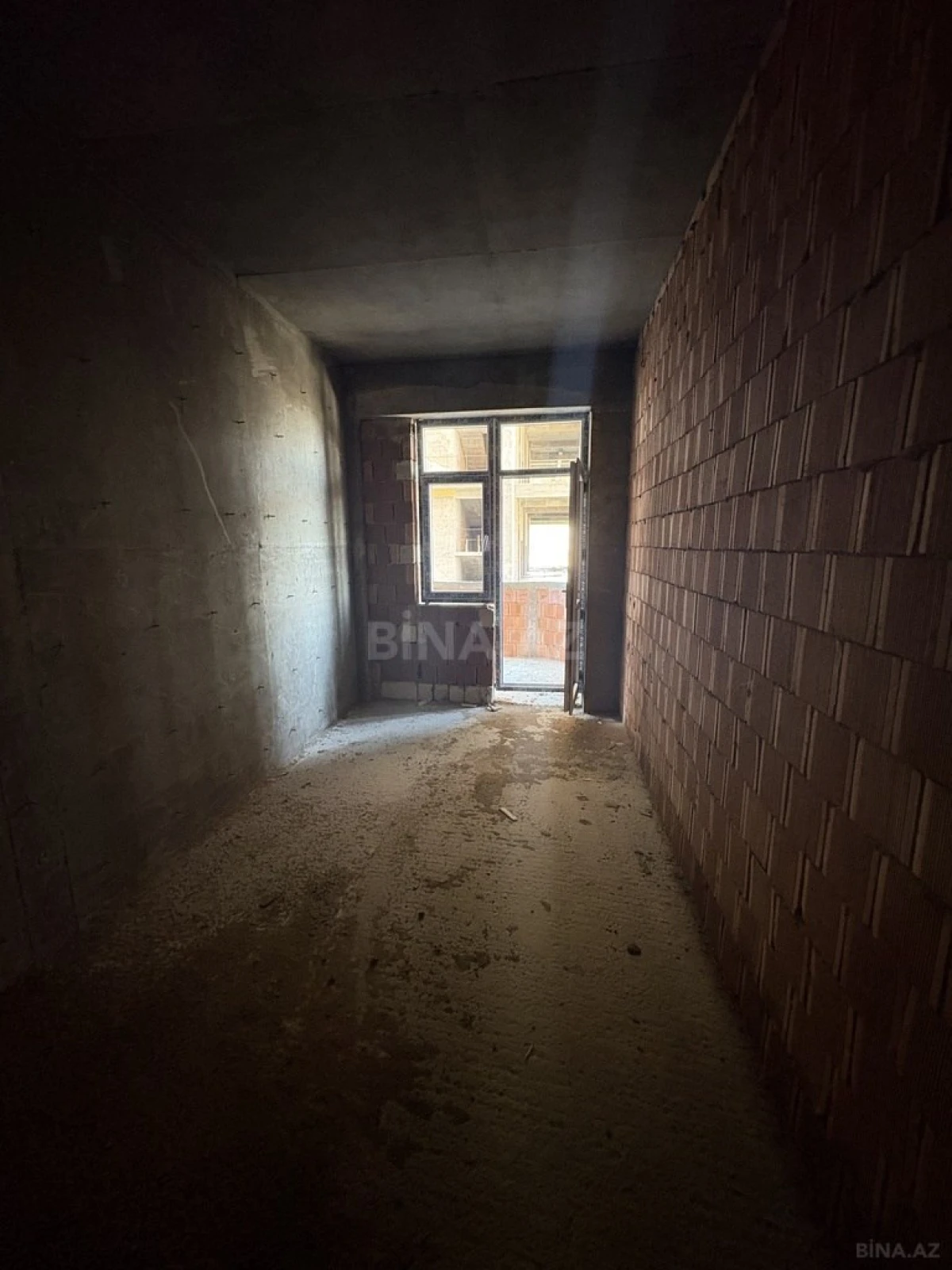 Satılır 2 otaqlı mənzil 77.5 m²