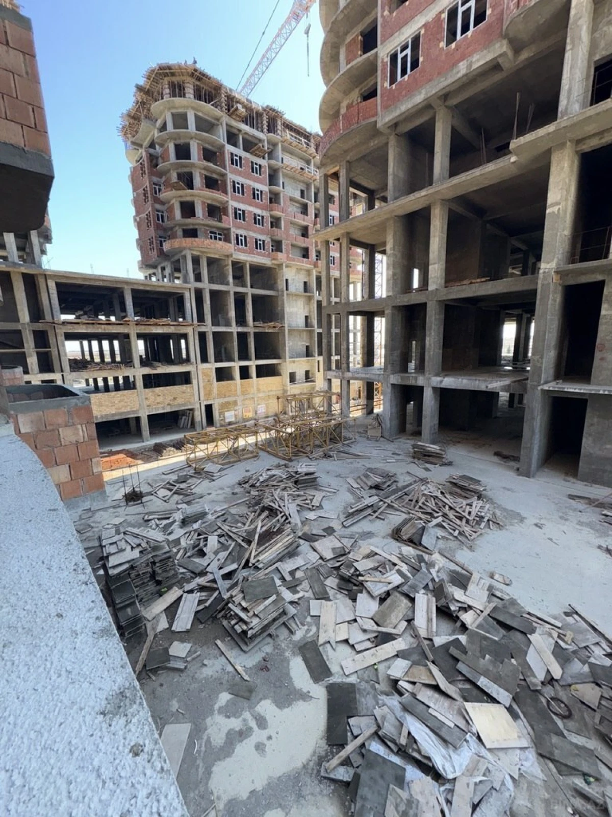 Satılır 2 otaqlı mənzil 77.5 m²