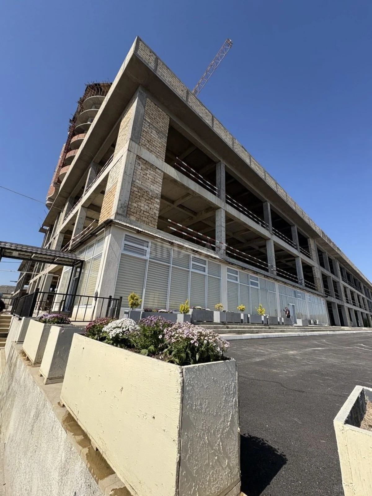 Satılır 2 otaqlı mənzil 77.5 m²