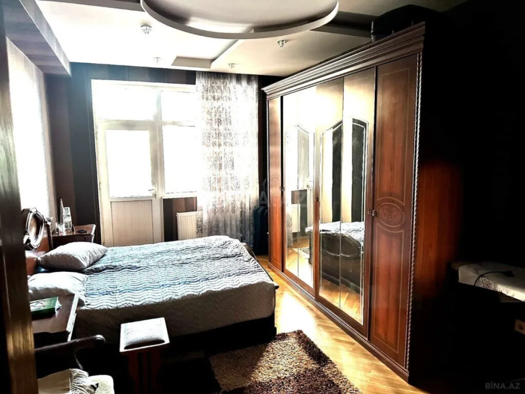 Satılır 4 otaqlı mənzil 170 m²