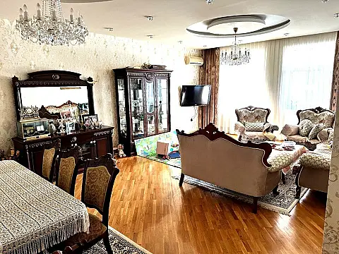 Satılır 4 otaqlı mənzil 170 m² — Bakı, Nizami 4 otaq 170.00 m²