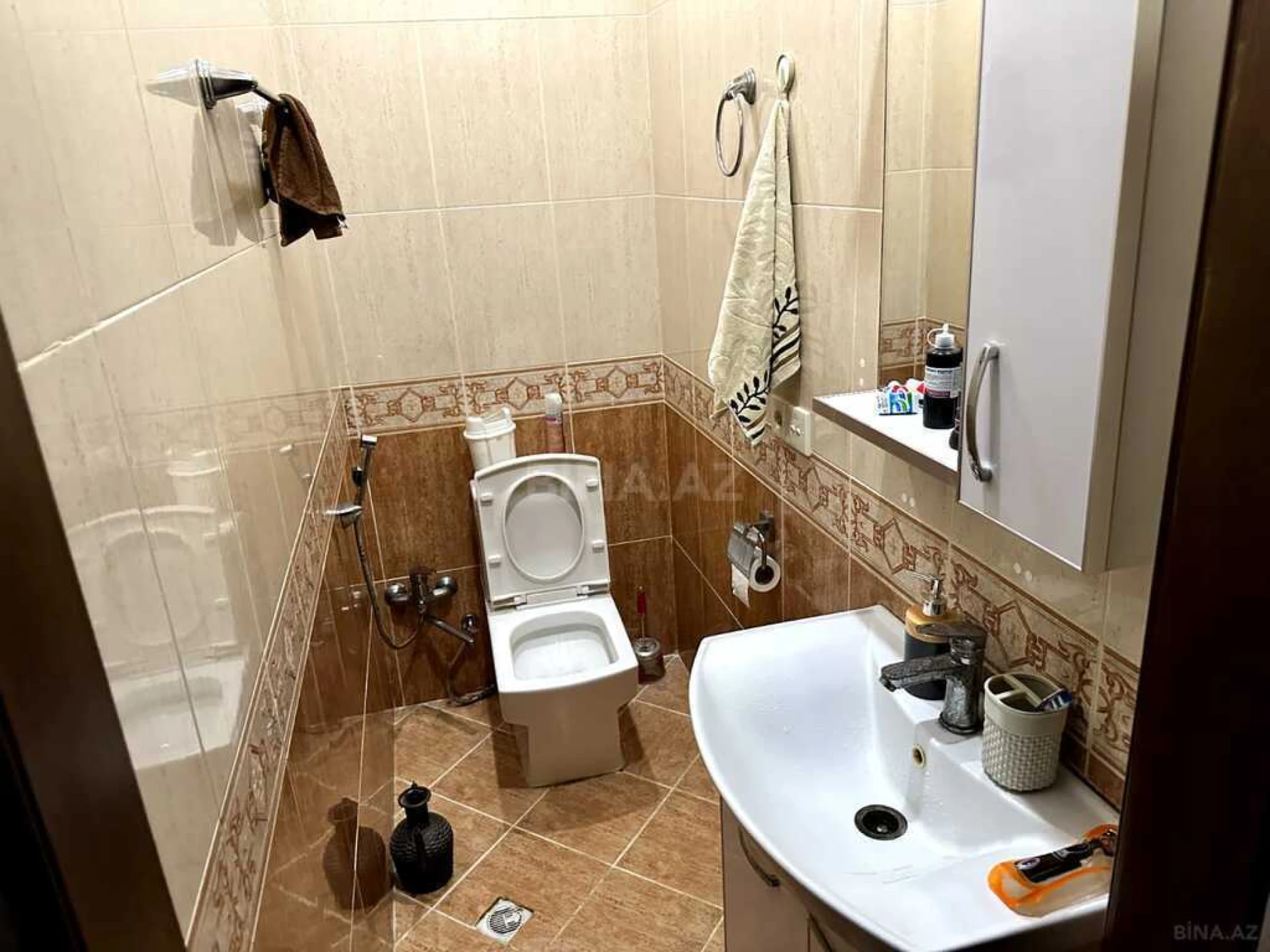 Satılır 4 otaqlı mənzil 170 m²