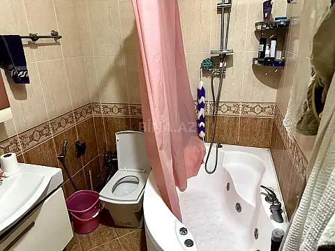 Satılır 4 otaqlı mənzil 170 m²
