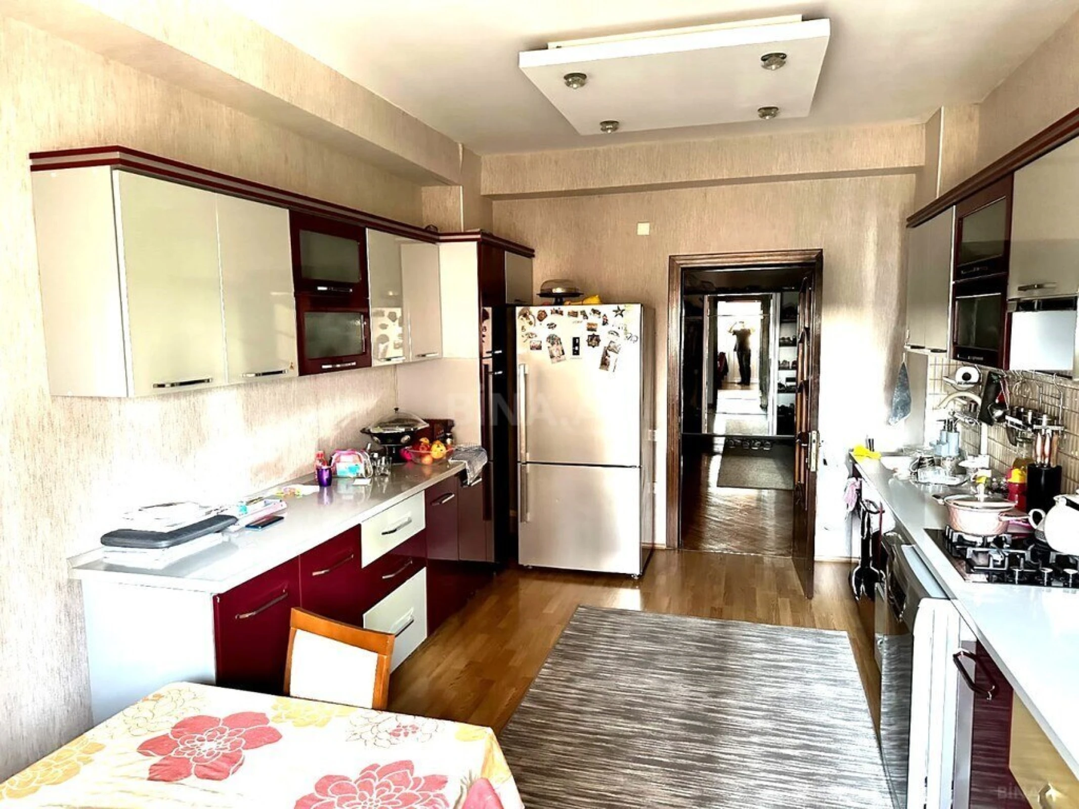 Satılır 4 otaqlı mənzil 170 m²