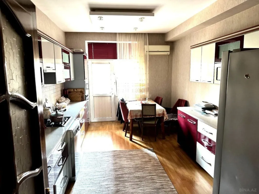 Satılır 4 otaqlı mənzil 170 m²