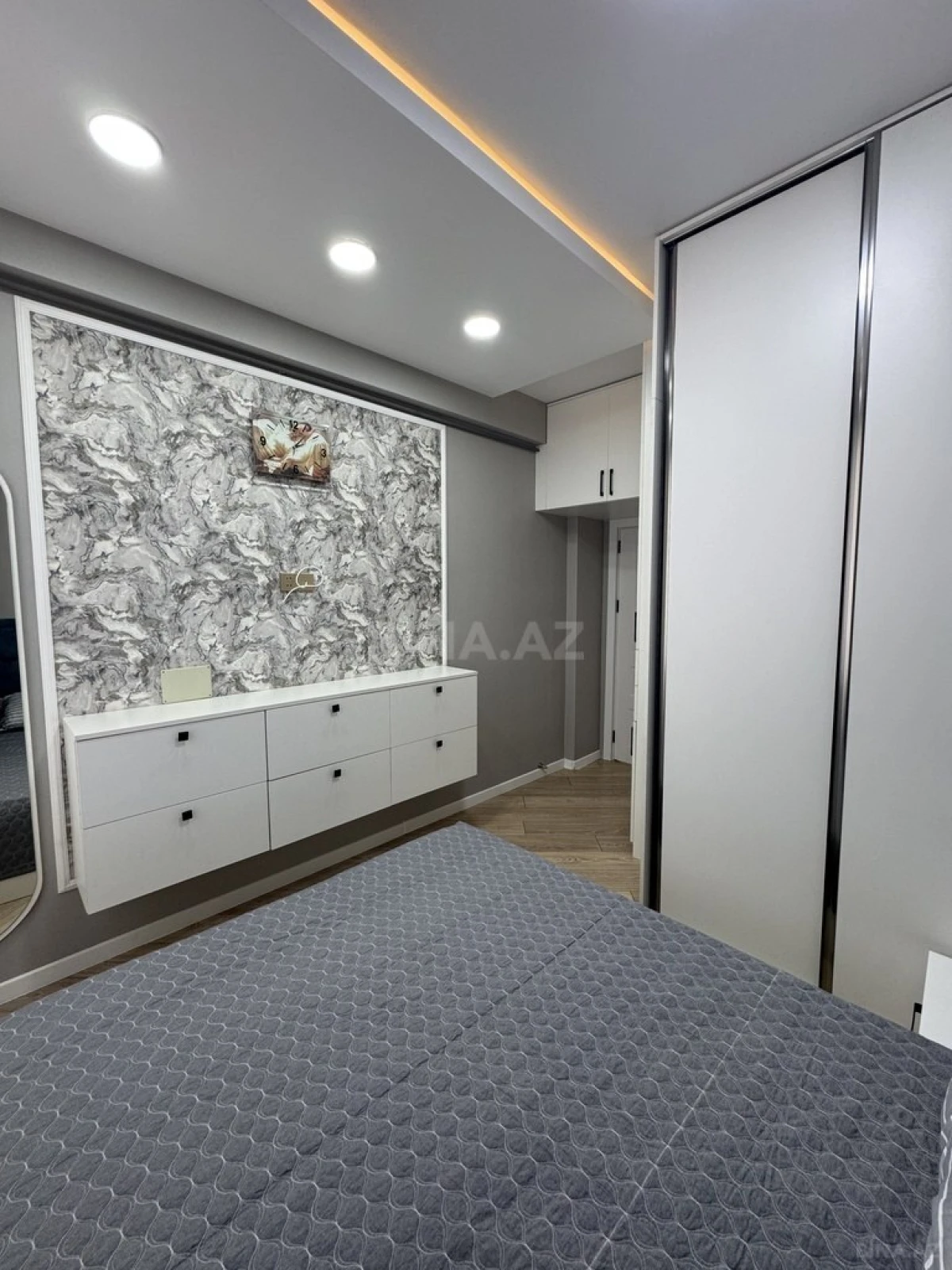 Satılır 2 otaqlı mənzil 56 m²
