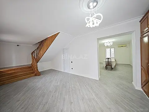 Satılır 5 otaqlı həyət evi 240 m²