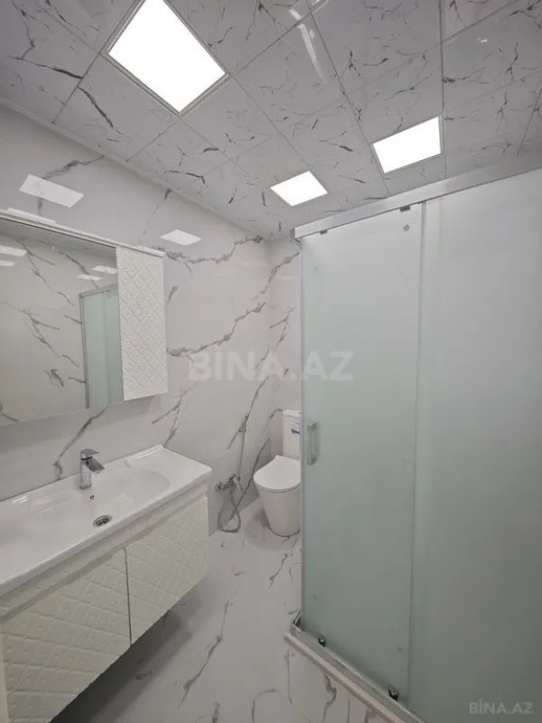 Satılır 5 otaqlı həyət evi 240 m²