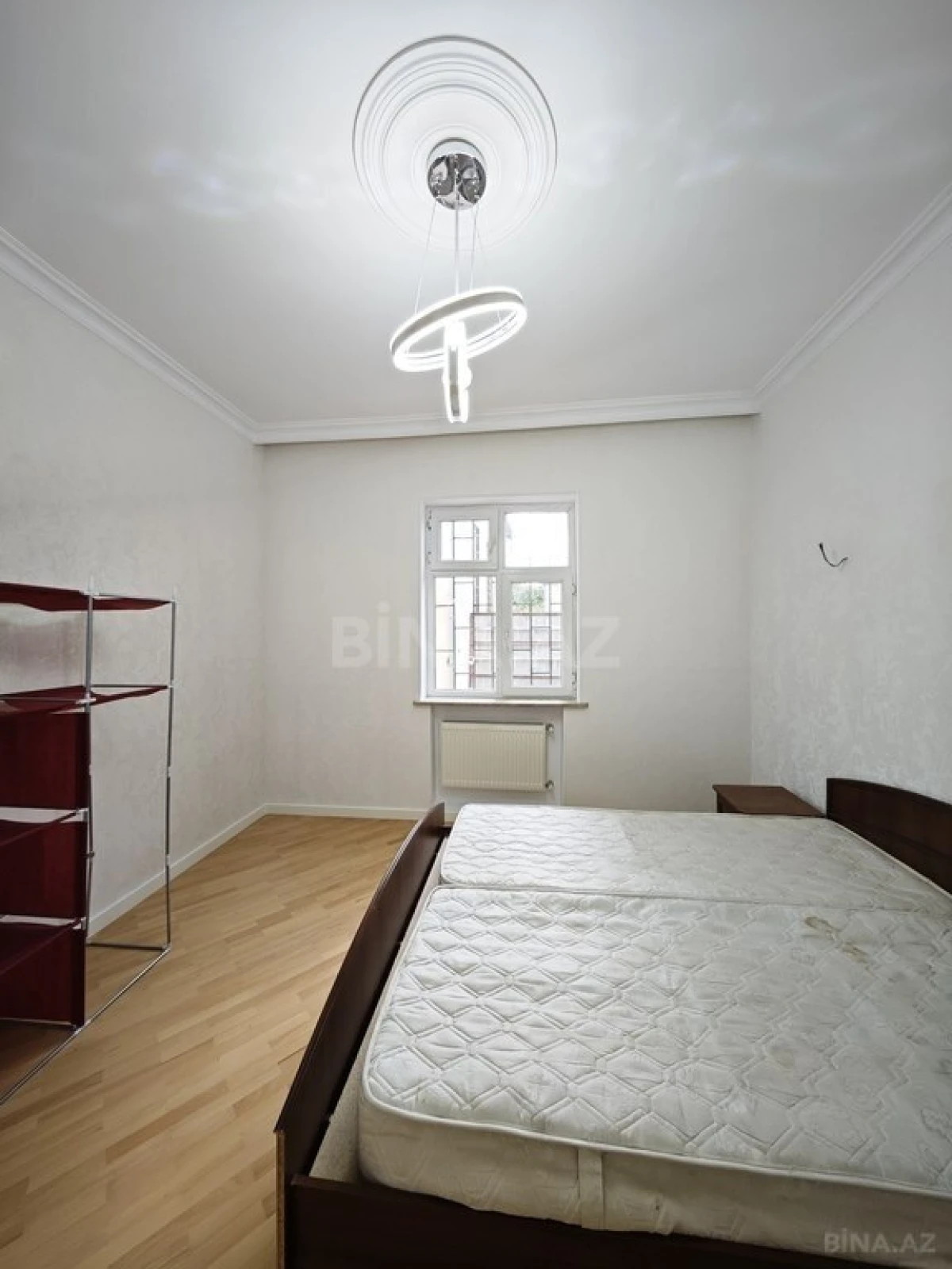 Satılır 5 otaqlı həyət evi 240 m²