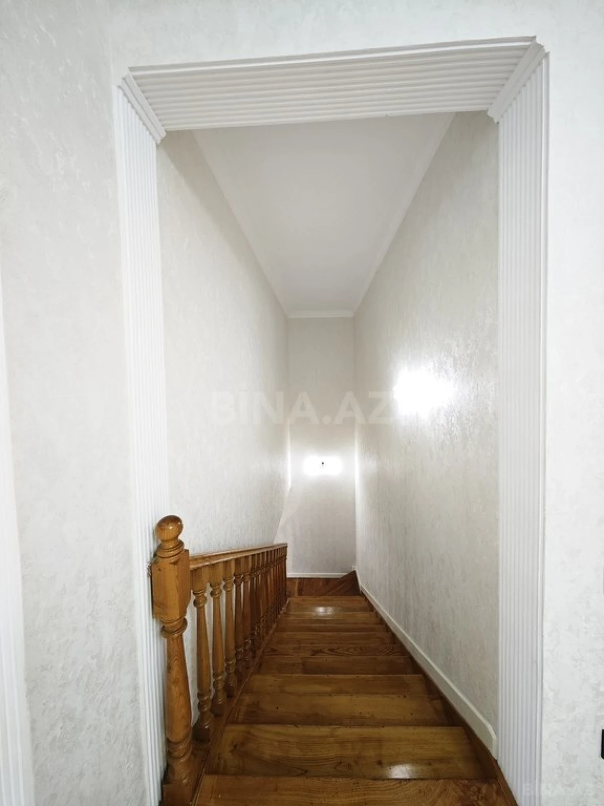 Satılır 5 otaqlı həyət evi 240 m²