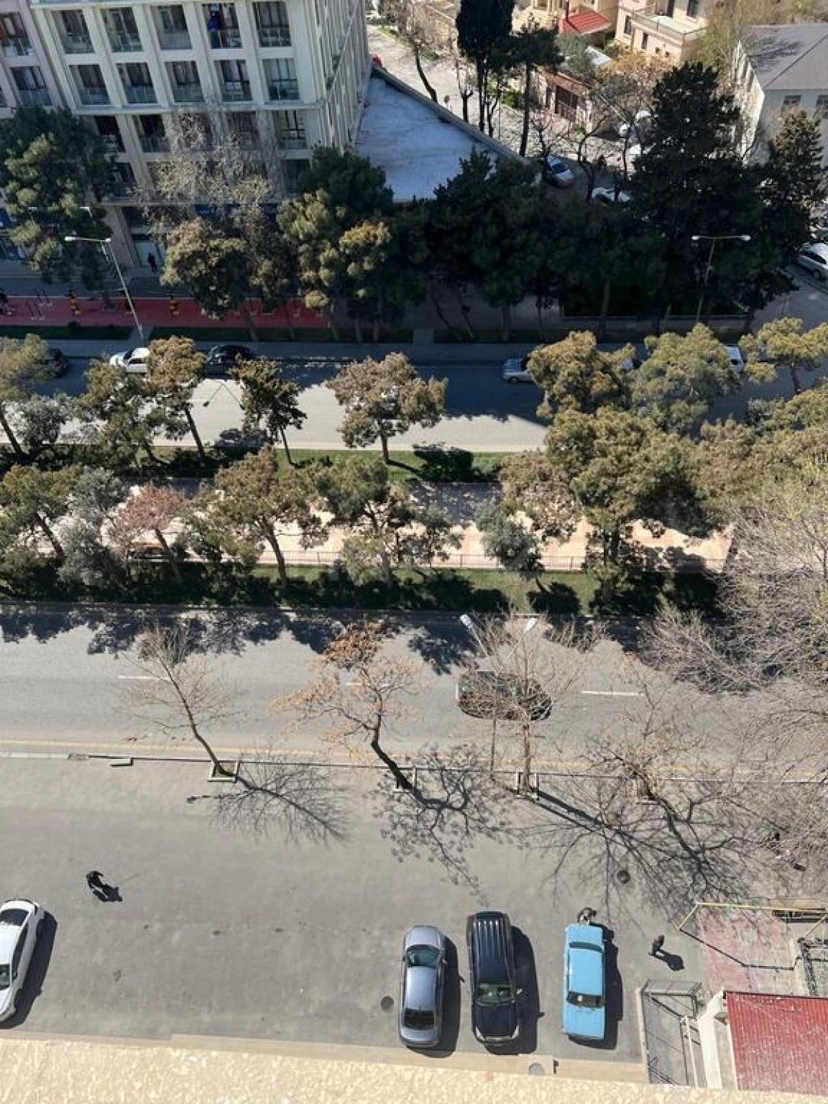 Satılır 4 otaqlı mənzil 145 m²