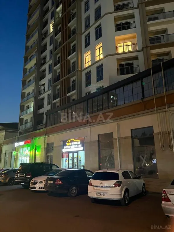 Satılır 4 otaqlı mənzil 145 m²