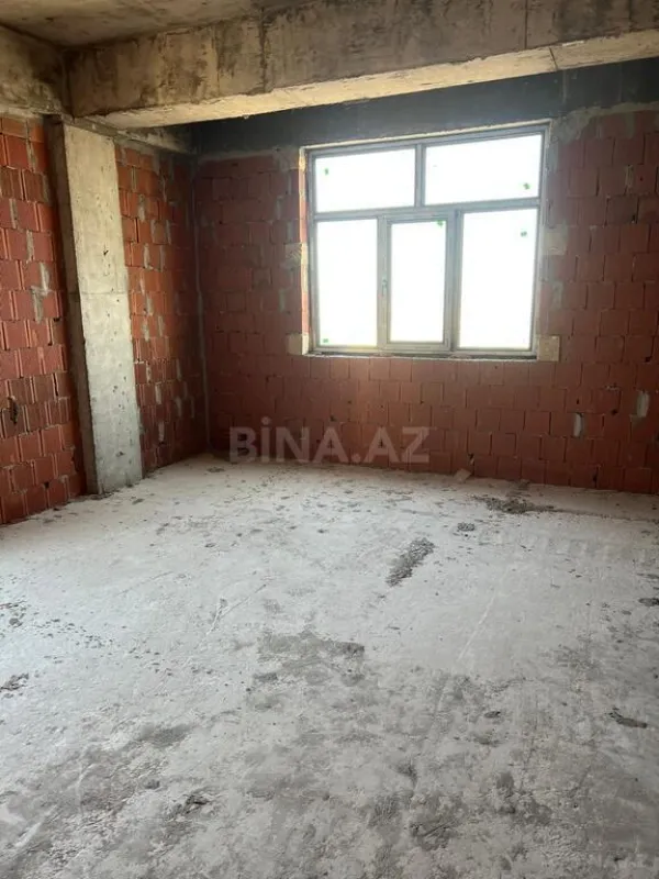 Satılır 4 otaqlı mənzil 145 m²
