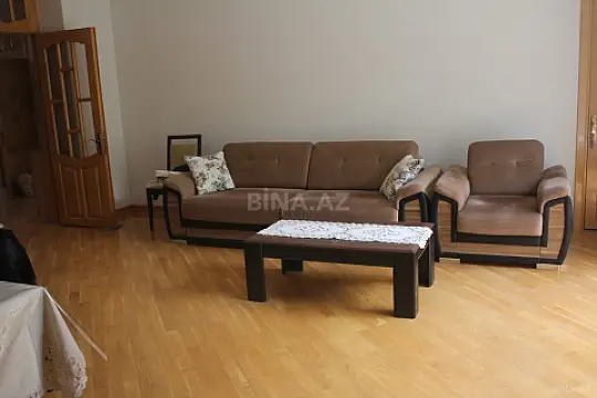Satılır 6 otaqlı həyət evi 500 m²