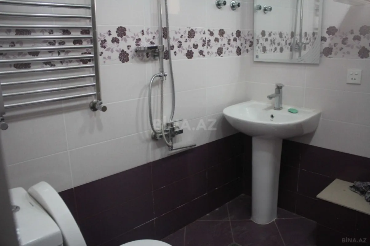 Satılır 6 otaqlı həyət evi 500 m²